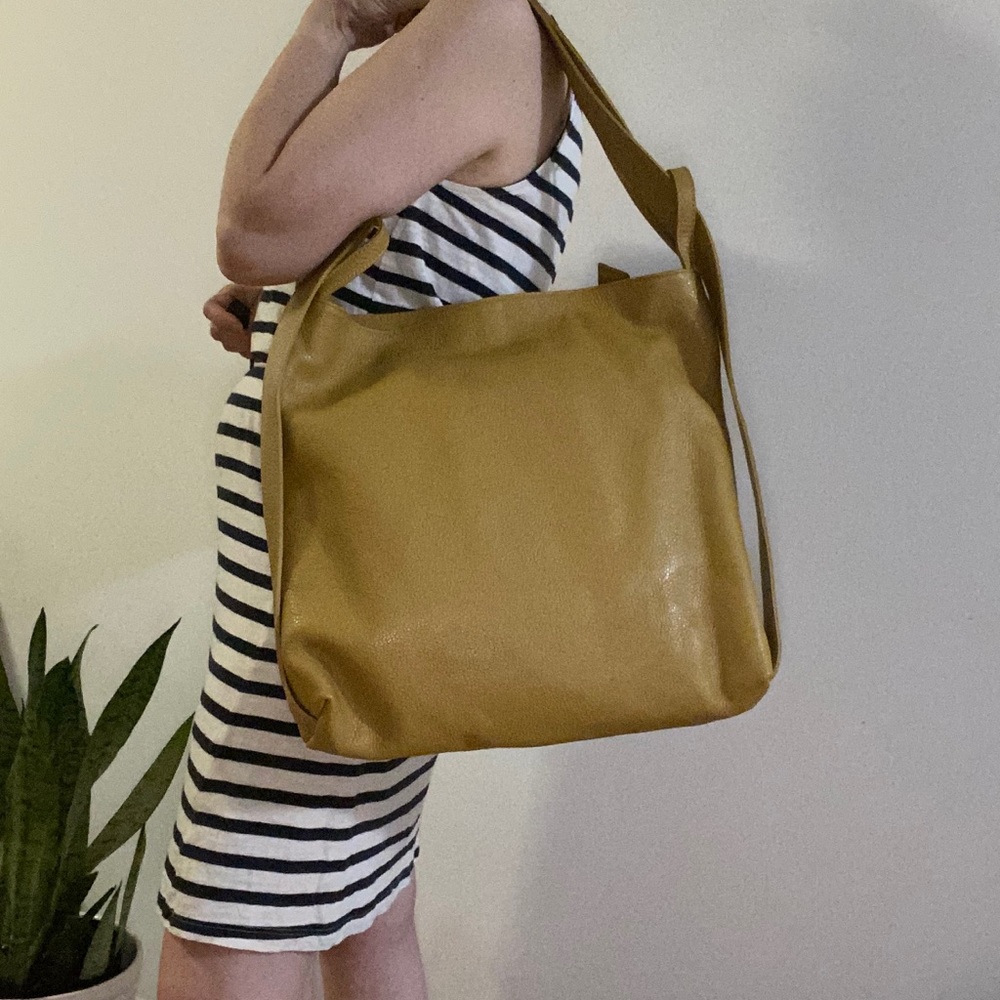 Italian Leather Convertible Bag handbag - Shoulder bag to Backpack - NWOT